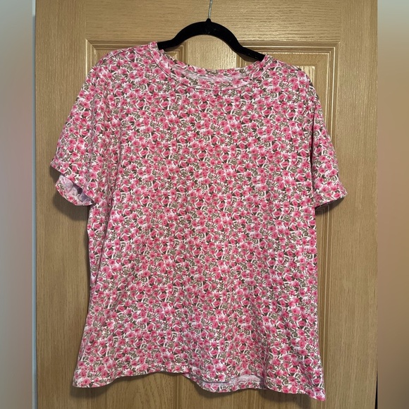 Old Navy Rose Green Floral Scoop Neck Tshirt - Picture 1 of 7